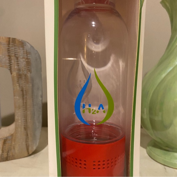 NIB H2Audio Bottle Speaker - Picture 2 of 8